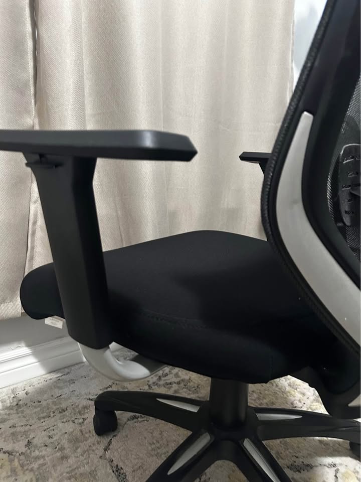 Adjustable office chair - photo 3