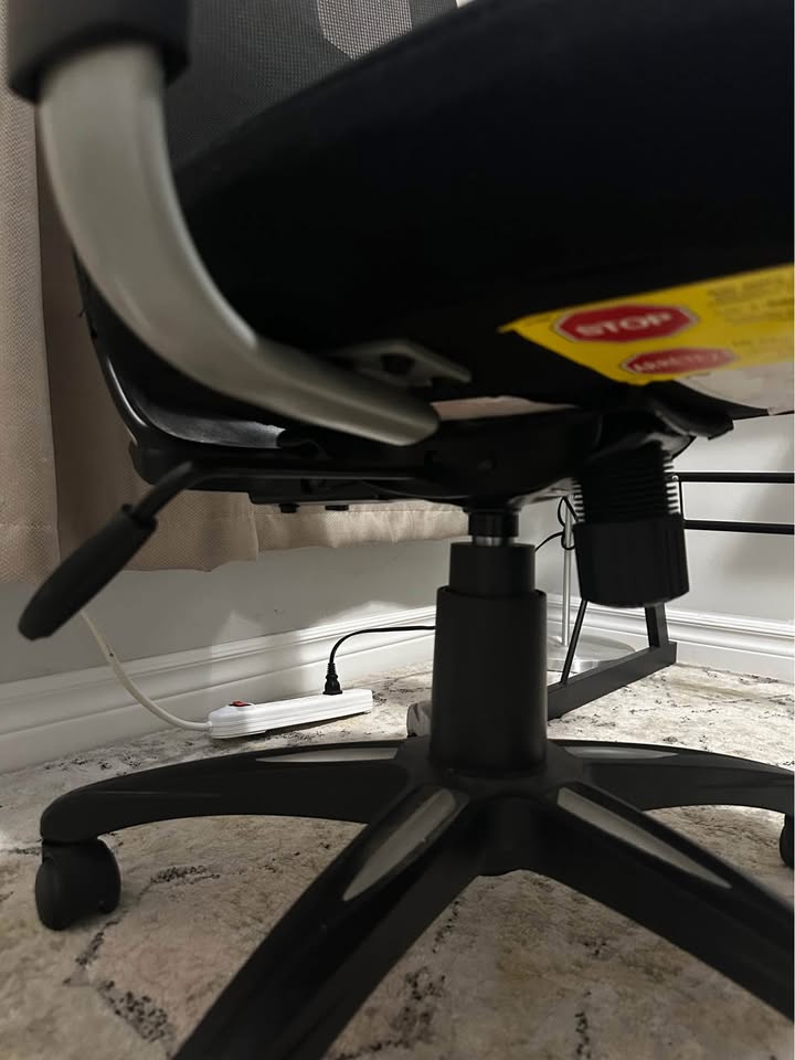 Adjustable office chair - photo 4