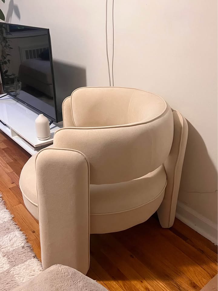 Super Soft Wide 3-Legs Upholstered Accent Chair - photo 3