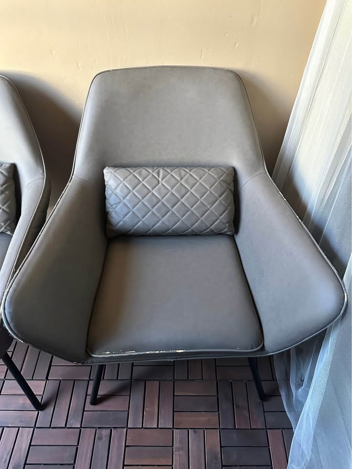 Lounge Chairs - photo 3