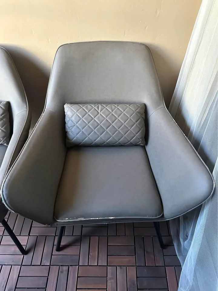 Lounge Chairs image indicator(3)