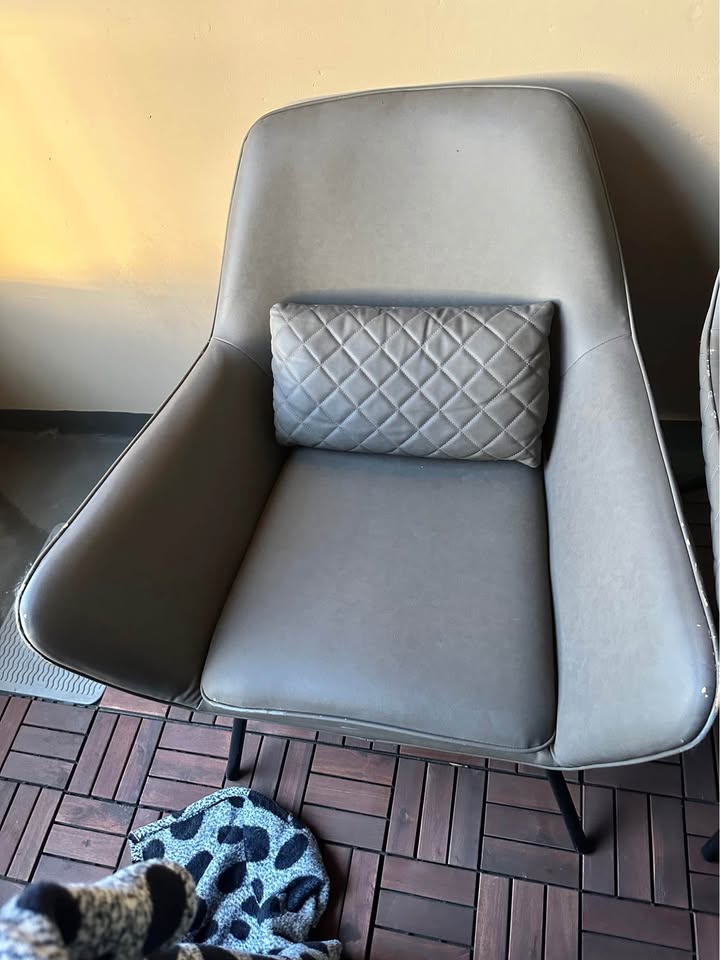 Lounge Chairs - photo 4