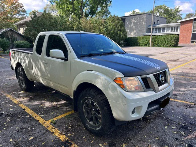 2016 Nissan Frontier 4WD King Cab Auto PRO-4X image indicator(2)