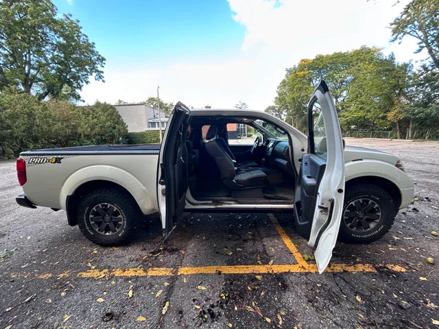 2016 Nissan Frontier 4WD King Cab Auto PRO-4X image indicator(5)