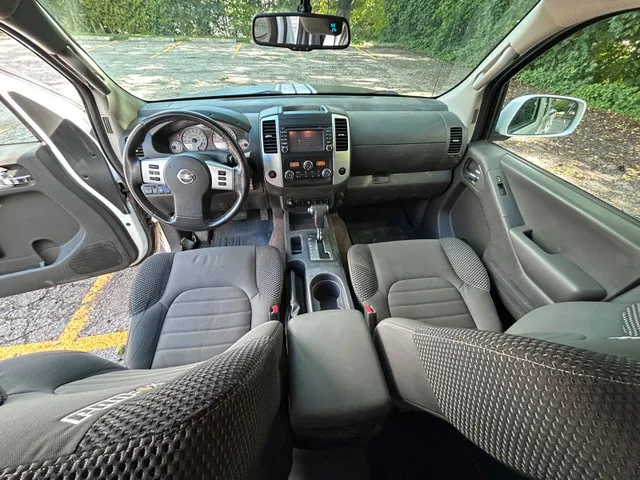 2016 Nissan Frontier 4WD King Cab Auto PRO-4X image indicator(8)