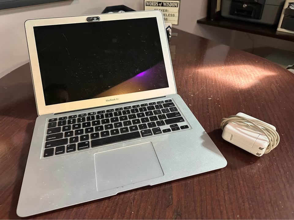 Used 120G MacBook Air - photo 3