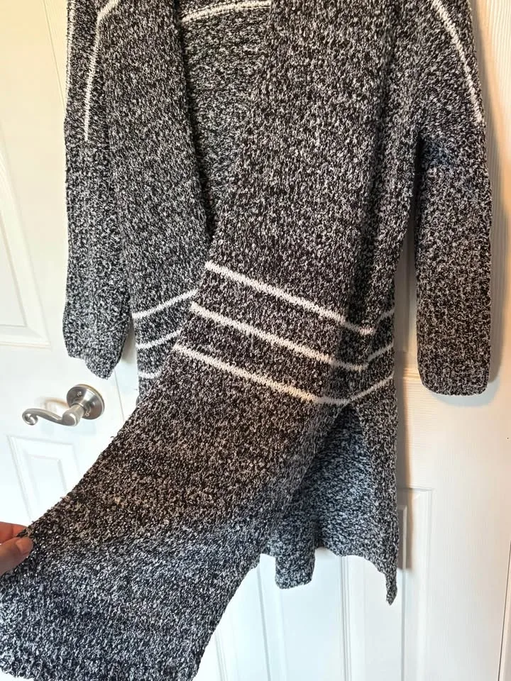 Essue Long Grey Cardigan image indicator(2)
