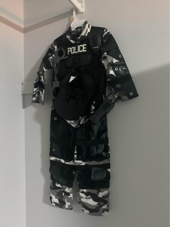 Halloween costumes- one time used - photo 2
