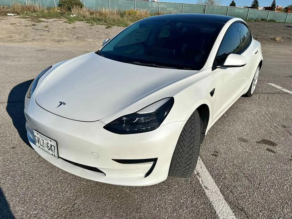2022 Tesla Model 3 thumbnail