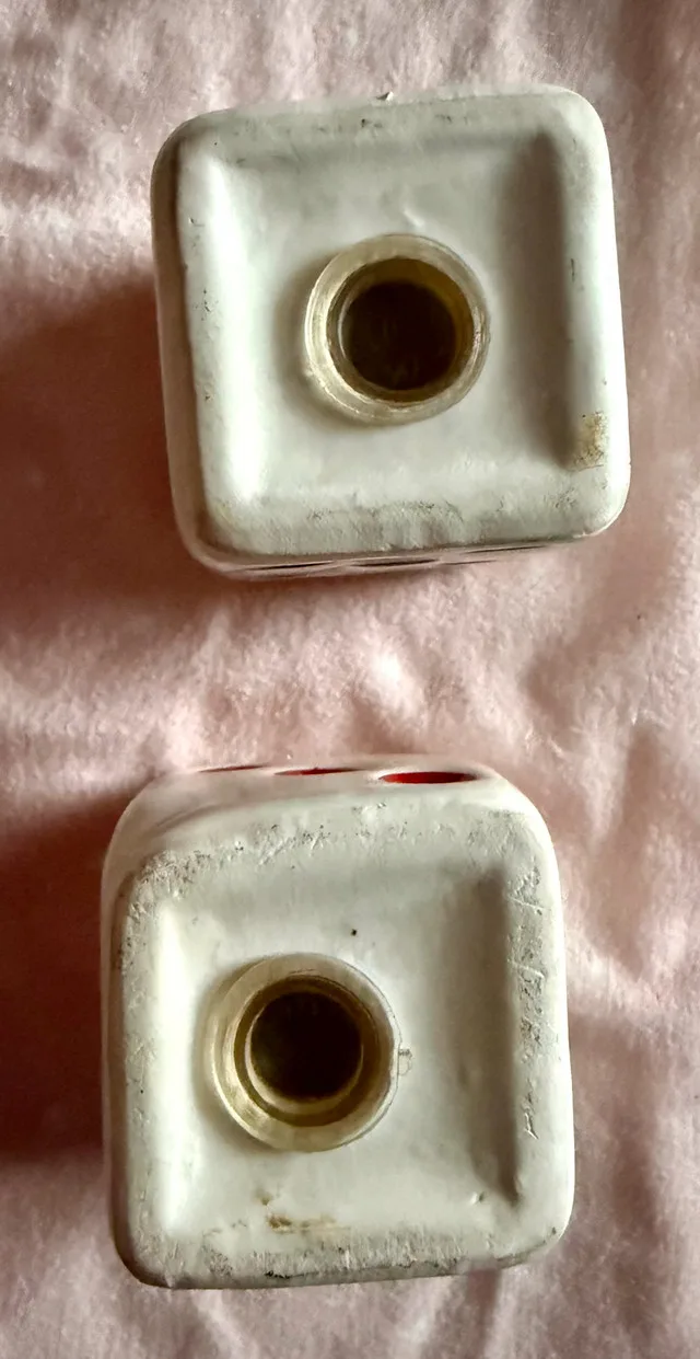 Novelty Ceramic Dice Salt and Pepper Shakers image indicator(2)