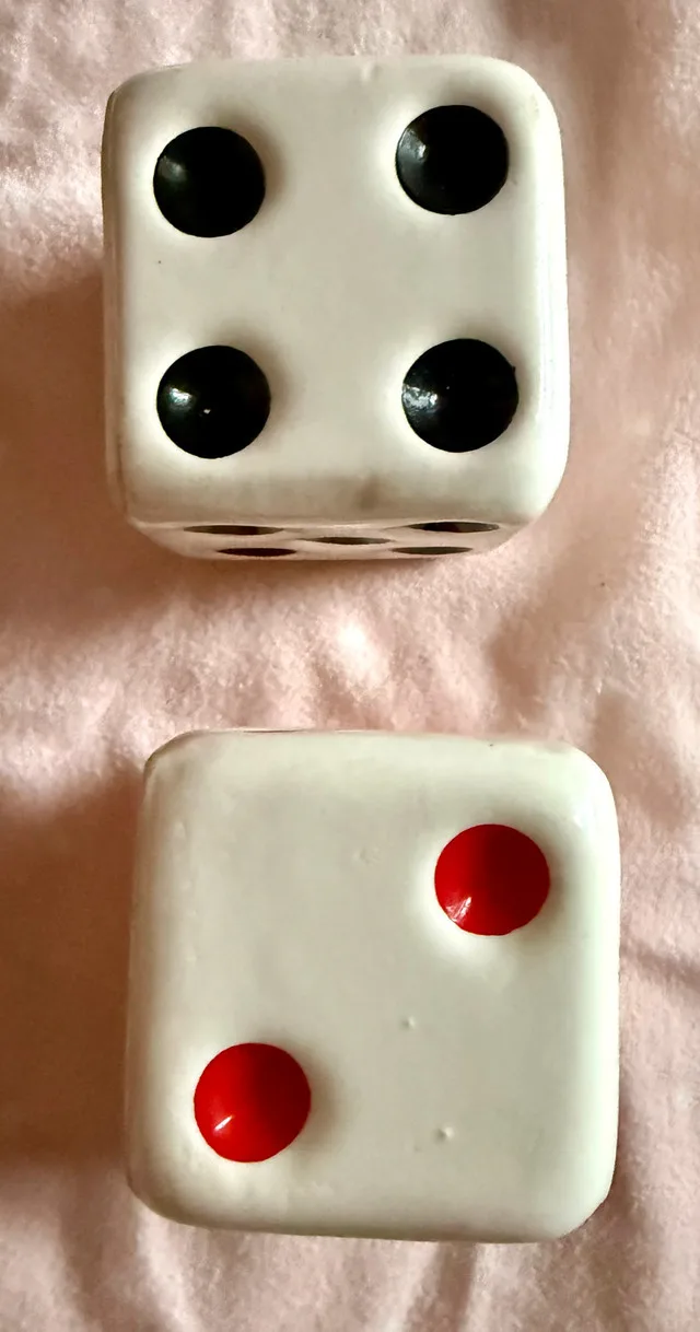 Novelty Ceramic Dice Salt and Pepper Shakers image indicator(3)