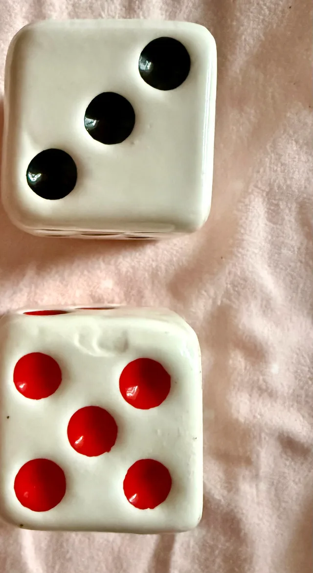 Novelty Ceramic Dice Salt and Pepper Shakers image indicator(4)
