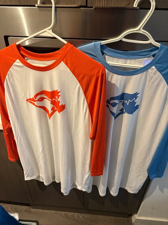 Toronto Blue Jays Long Sleeve Shirts - New, No Tags image indicator(2)