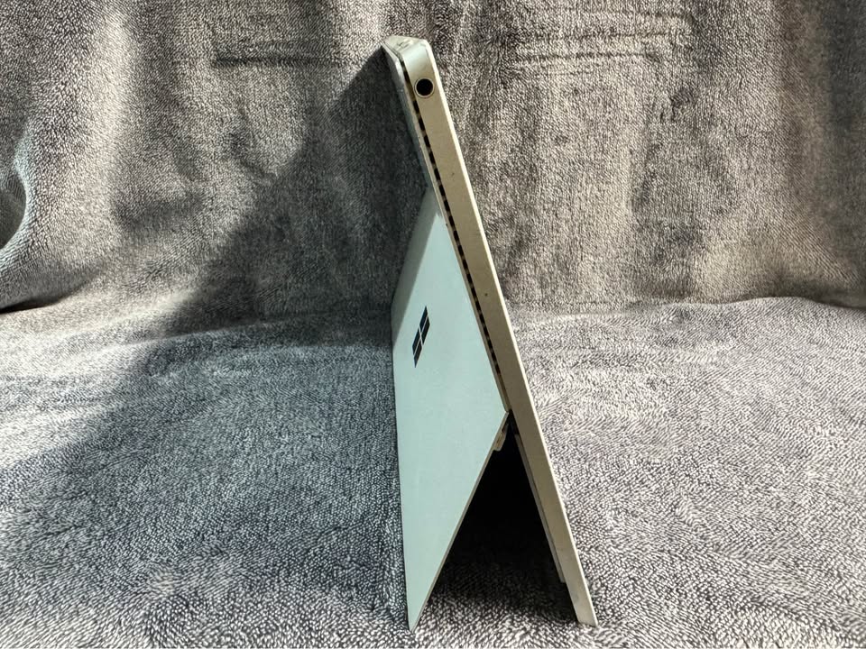 Microsoft Surface Pro 4th Generation Tablet Touchscreen PC - photo 3