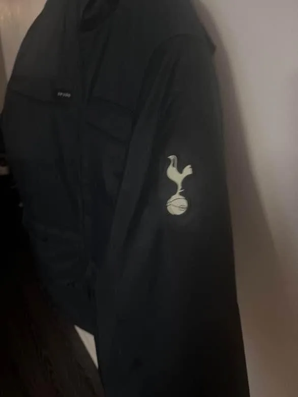 Tottenham hotspur jacket XL image indicator(3)