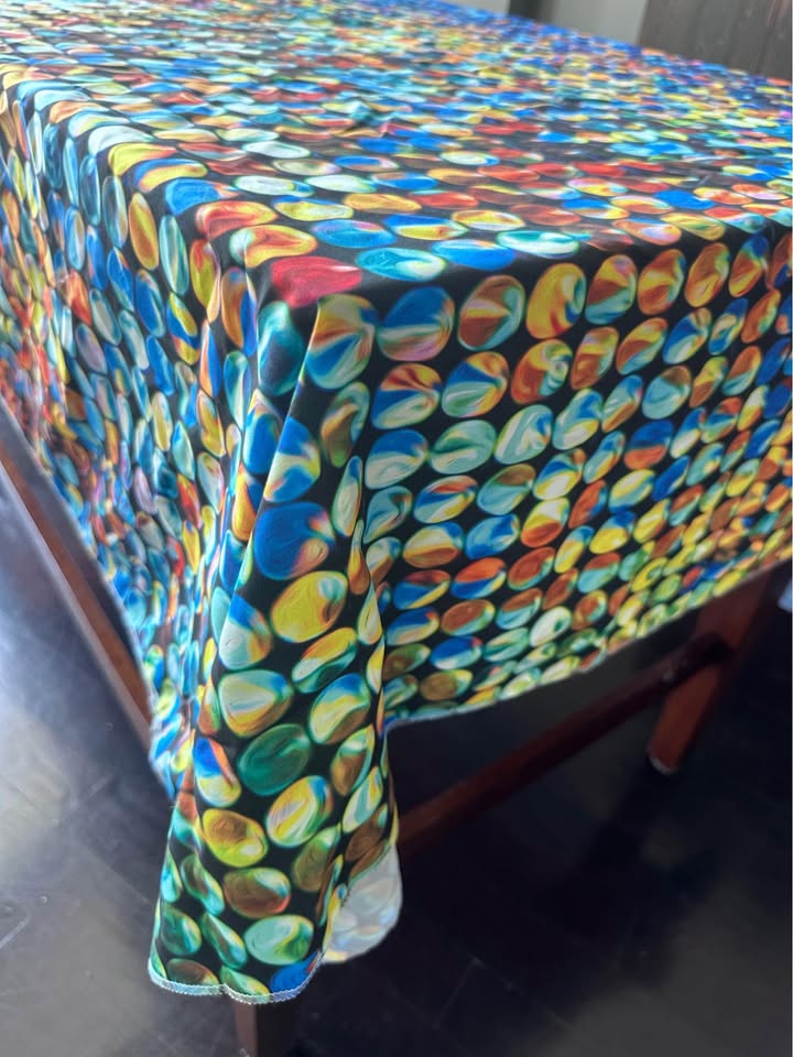 Table cloth or photo backdrop 7ft x 5ft RRP $16.99 - photo 2
