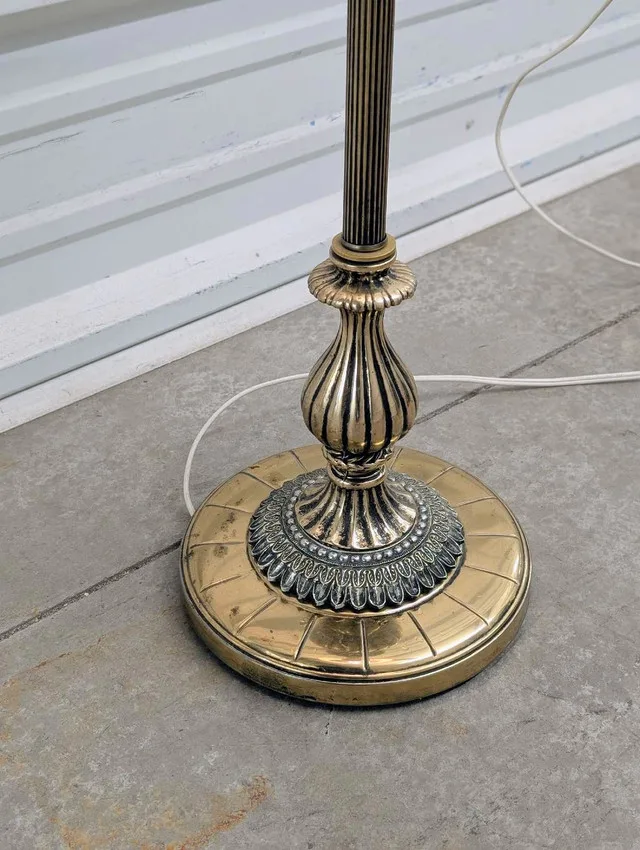 Floor Lamp image indicator(4)