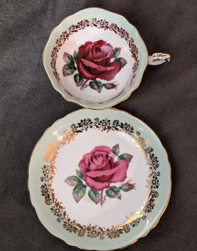 Vintage Paragon Teacup Saucer Rare Floating Cabbage Rose 1960s image indicator(9)