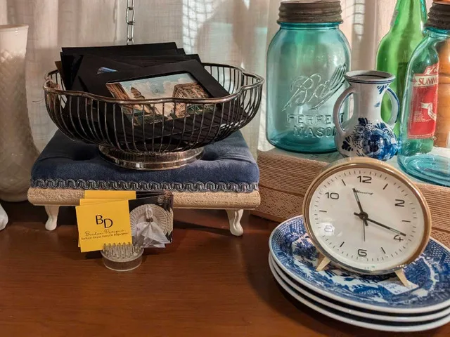 The Cottage Gallery Vintage and Antique Decor Items image indicator(6)