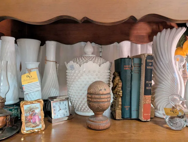 The Cottage Gallery Vintage and Antique Decor Items image indicator(9)