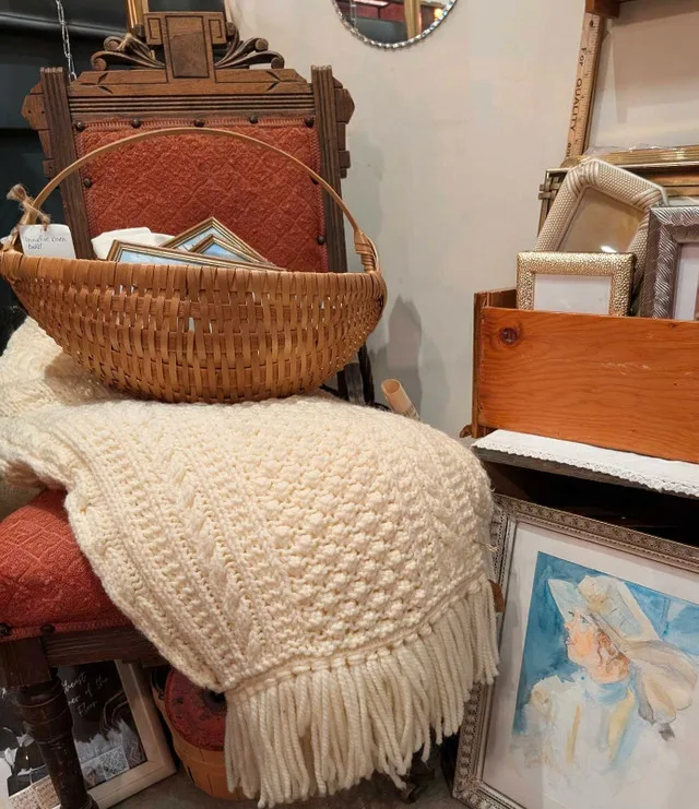 The Cottage Gallery Vintage and Antique Decor Items image indicator(10)