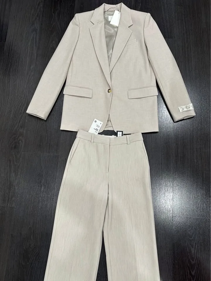 Aritzia Blazer & Pants Set Size 0 NWT image indicator(2)