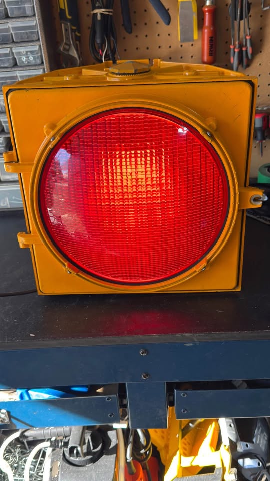 Red Traffic Light - photo 4