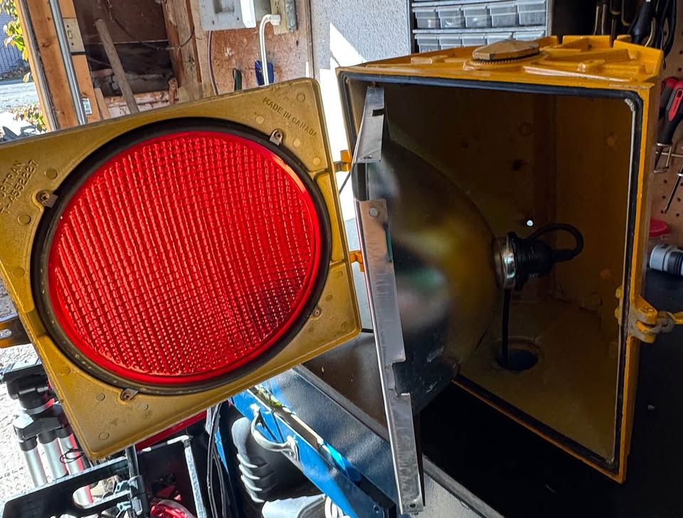 Red Traffic Light - photo 5