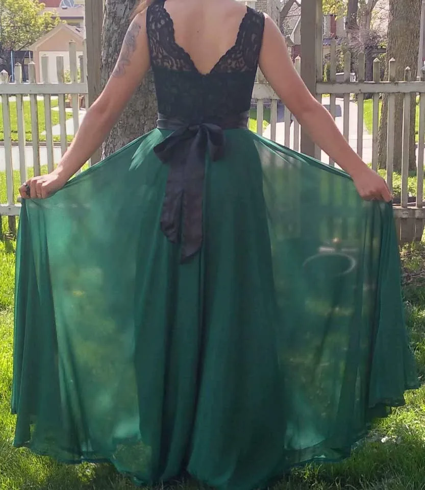 Prom/Grad/Event Dress image indicator(2)