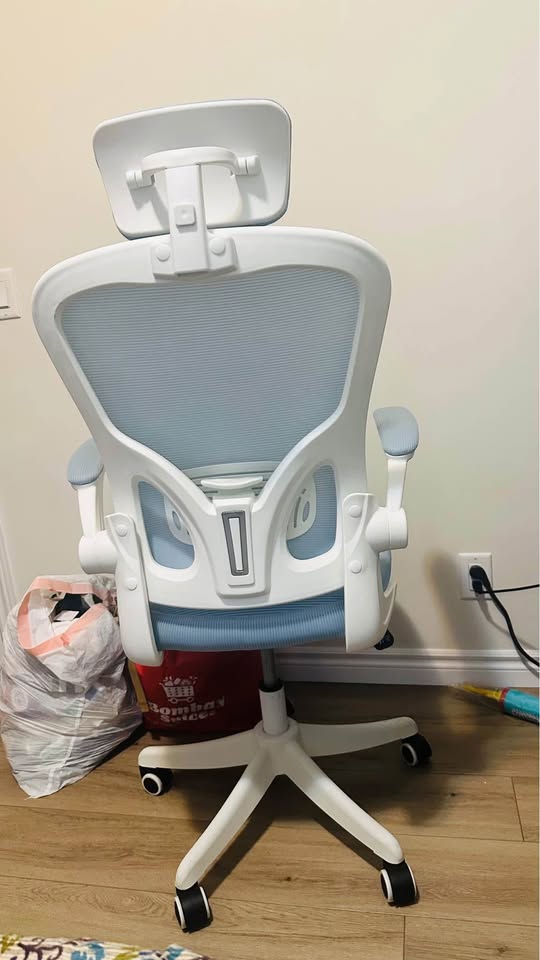 MOVING SALE:- OFFICE CHAIR - photo 3