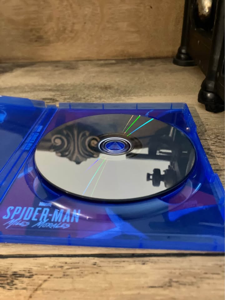 Spider-man Miles Morales Launch Edition PlayStation 4 - photo 3