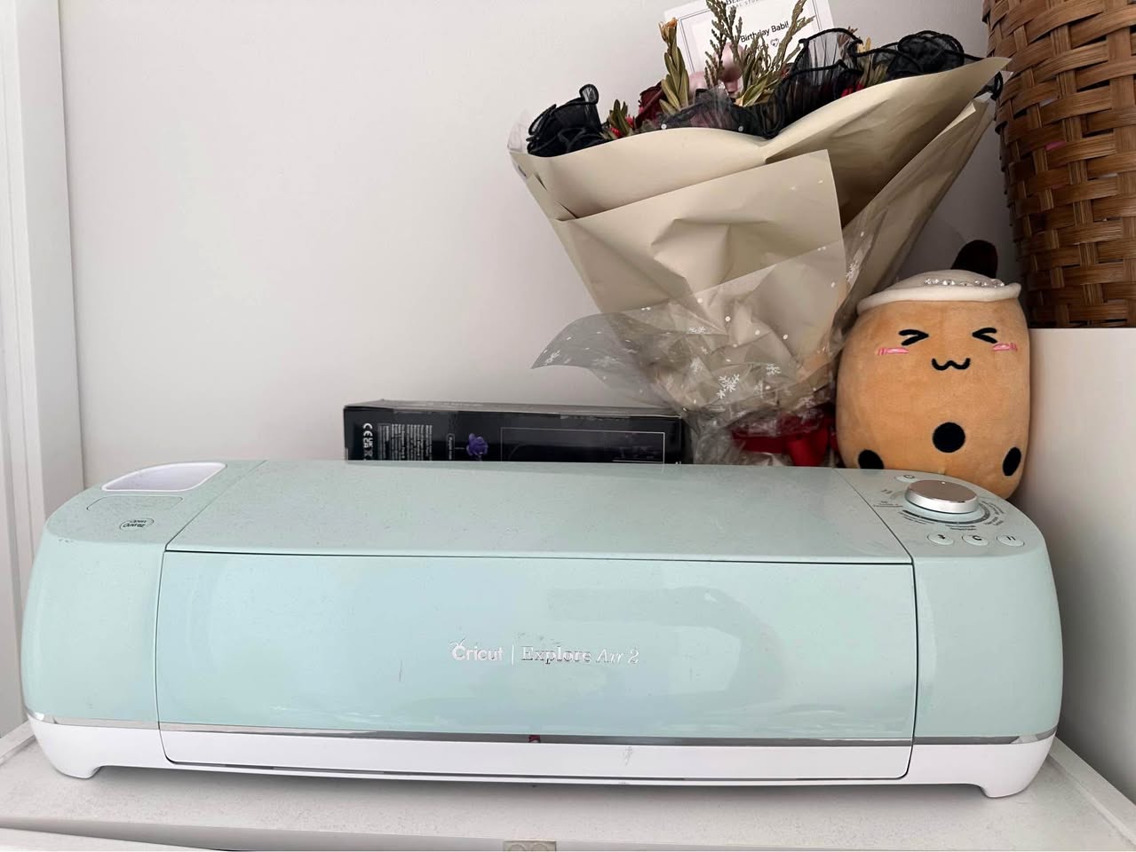 Cricut Explore Air 2 with free cutting mats n tools- moving out