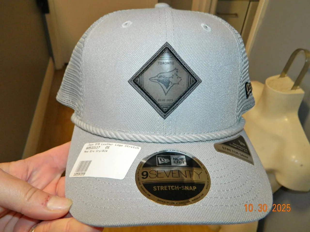 NWT NEW ERA TORONTO BLUE JAYS LEATHER PATCH snap back HAT.. thumbnail