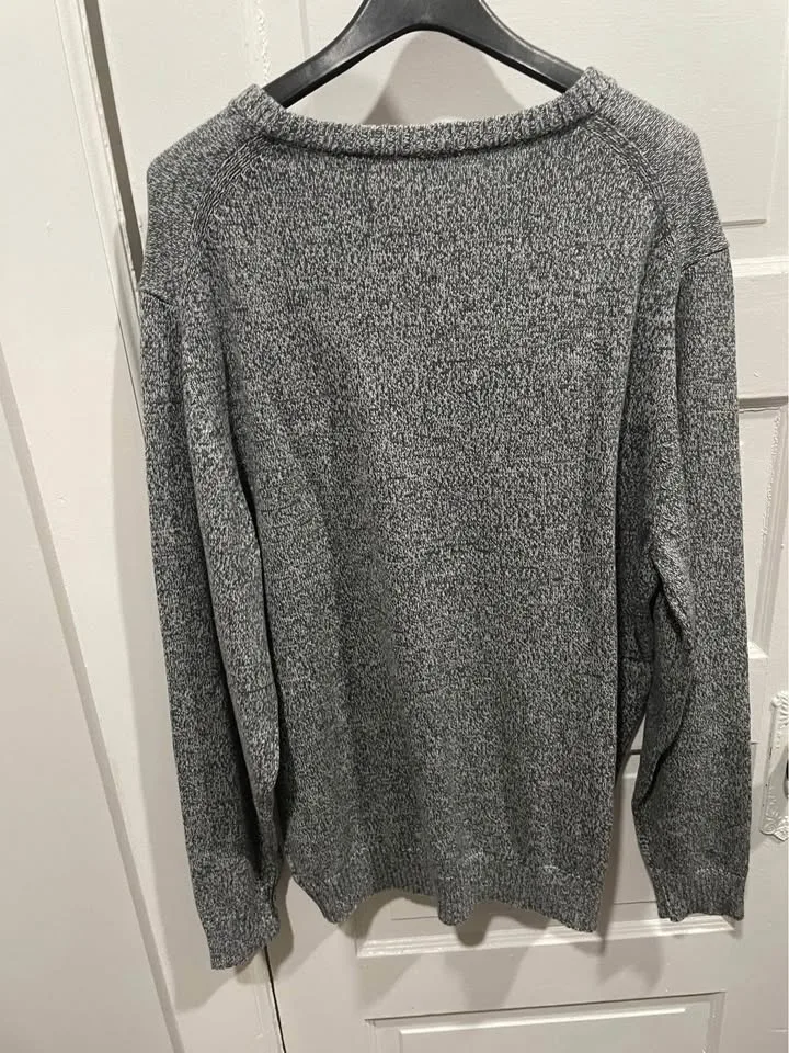 Izod Sweater - Brand New With Tags - Men’s XL image indicator(3)