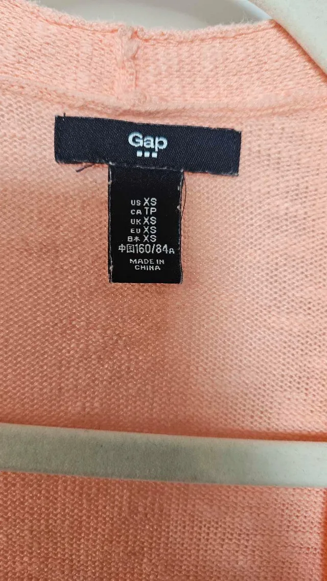 Gap Cardigan, Size XS to Small image indicator(2)
