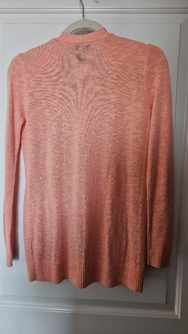Almost brand new Gap Cardigan, Size XS to Small (2 to 4) - photo 3