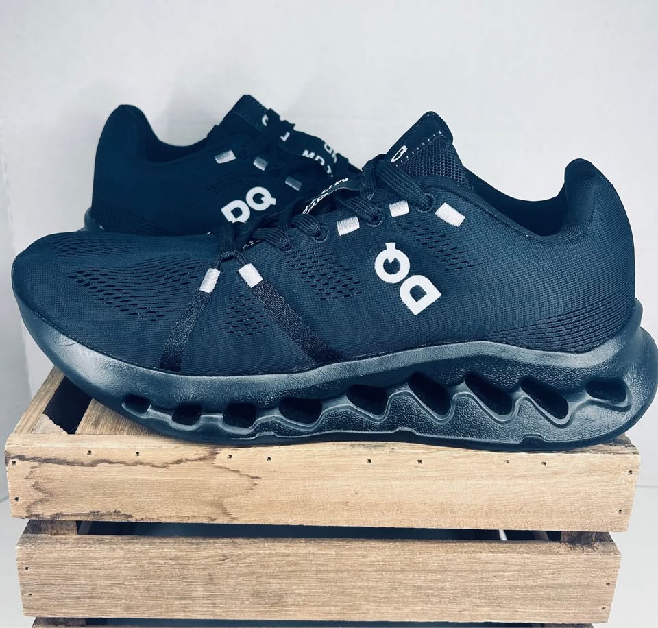 NEW Unisex 9.5 Men 11 Women Running Shoes Black Sneakers - photo 3