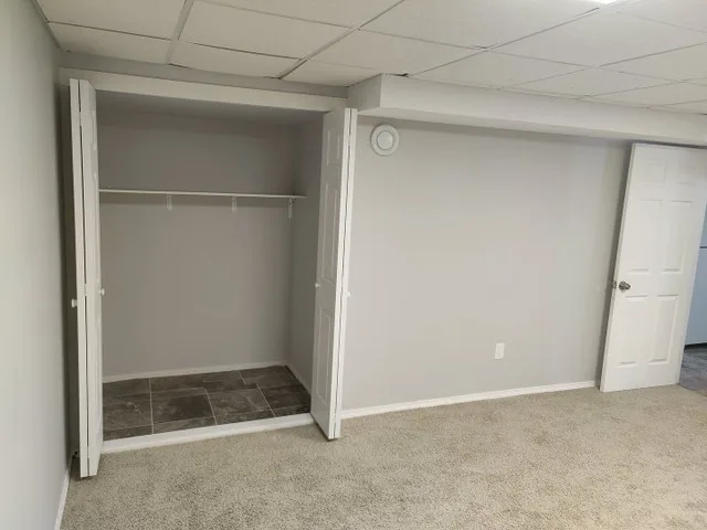 2 bedroom basement suite for rent image indicator(6)