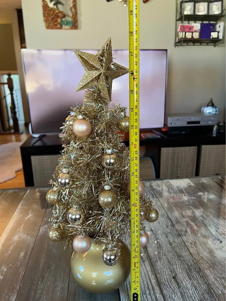 Quaint Little Office Christmas Tree set up in 5min image indicator(2)