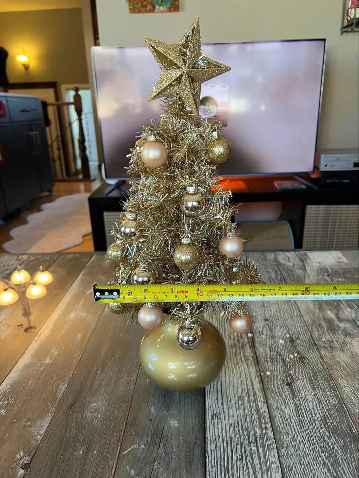 Quaint Little Office Christmas Tree set up in 5min image indicator(3)