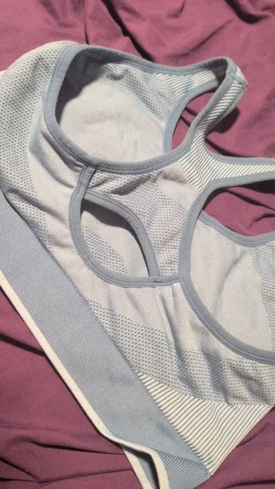 Puma sports bra image indicator(3)