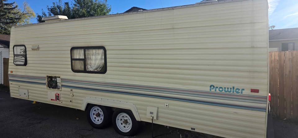 27 ft camper trailer prowler