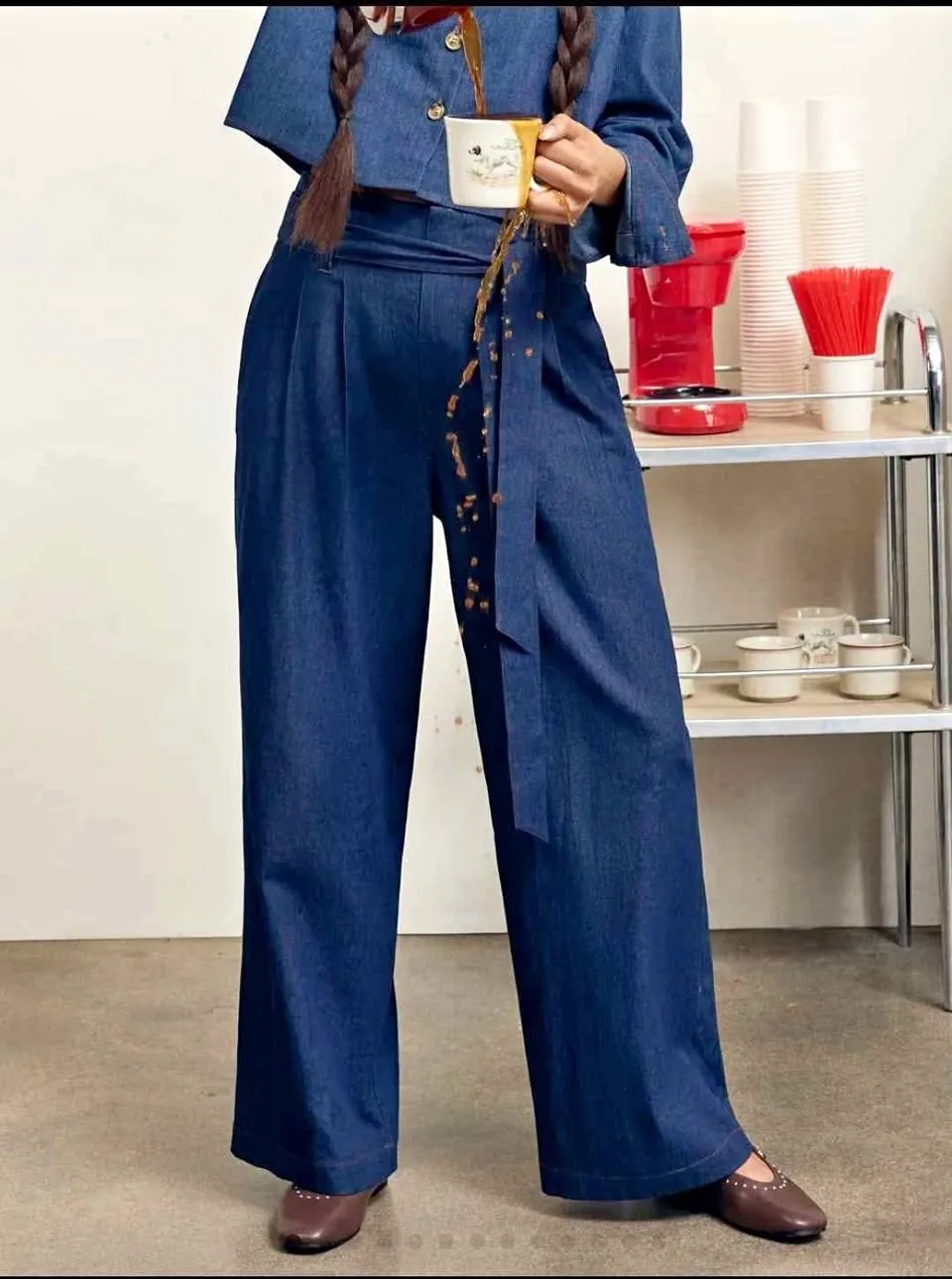 Stretch Denim Mid Rise Solid Pocket Jeans with Belt thumbnail