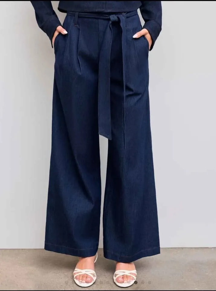 Stretch Denim Mid Rise Solid Pocket Jeans with Belt image indicator(2)