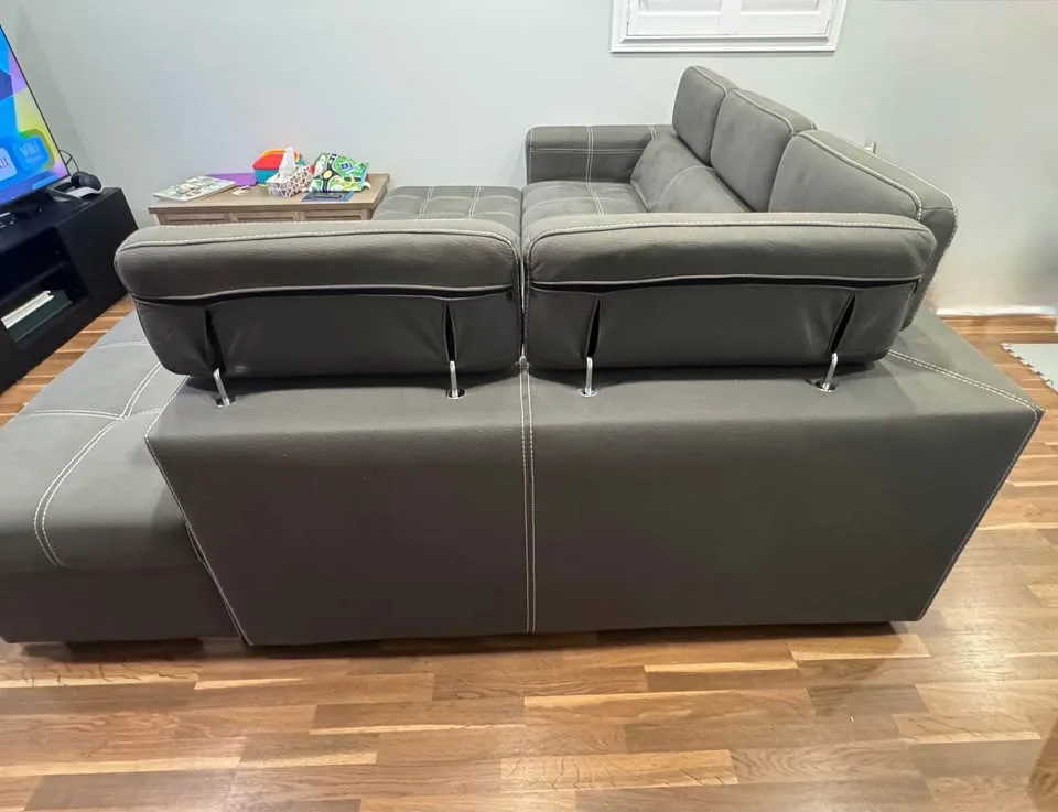 3-Piece Sleeper Sectional with Storage Ottoman image indicator(7)