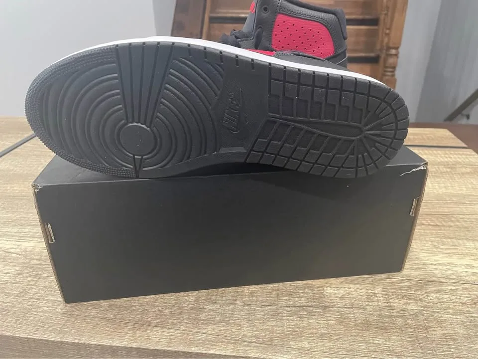 Jordan Access Black Gym Red White Size 10.5 image indicator(3)