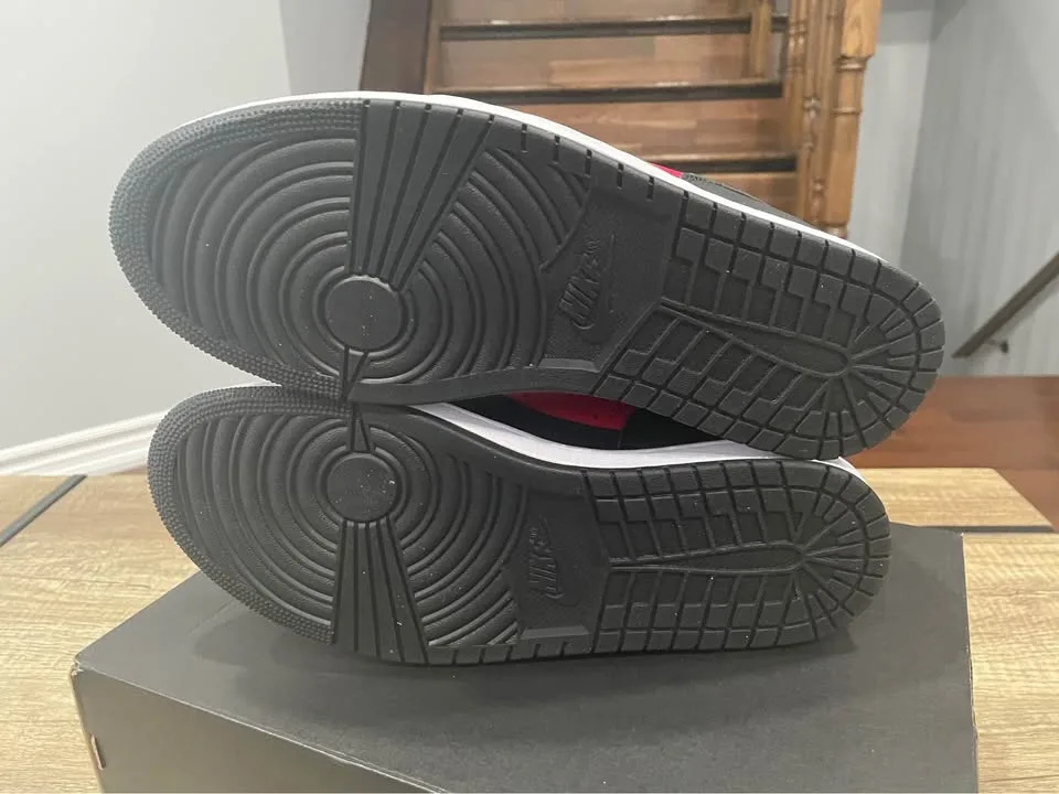 Jordan Access Black Gym Red White Size 10.5 image indicator(4)