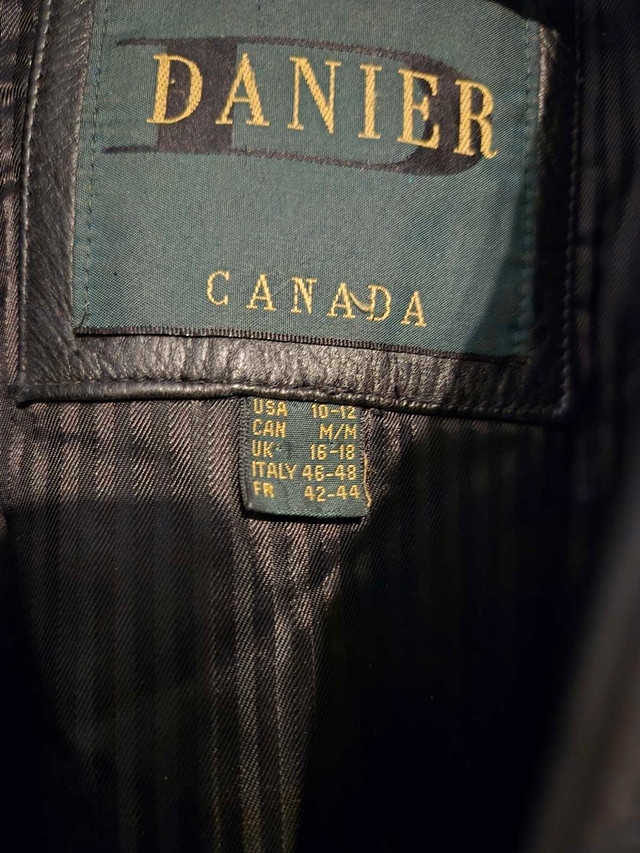 Danier Leather Canada Leather Jacket Medium - photo 3