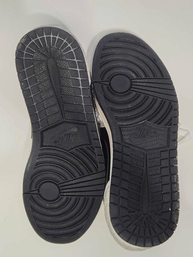 Nike Air Jordan 1 Low SE Beaded Swoosh - photo 4