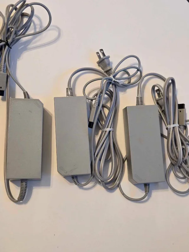 Nintendo Wii Power Adapter thumbnail